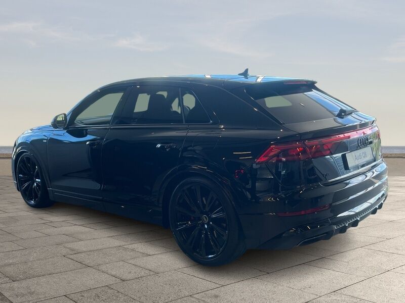 More views of Audi Q8