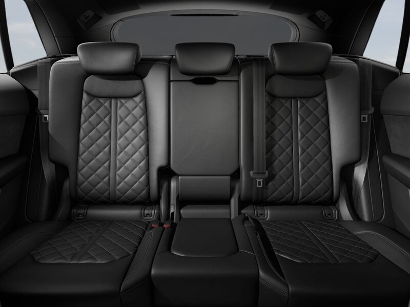 More views of Audi Q8