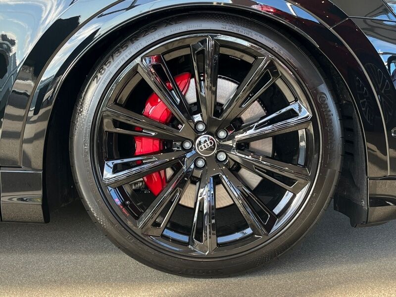 More views of Audi Q8