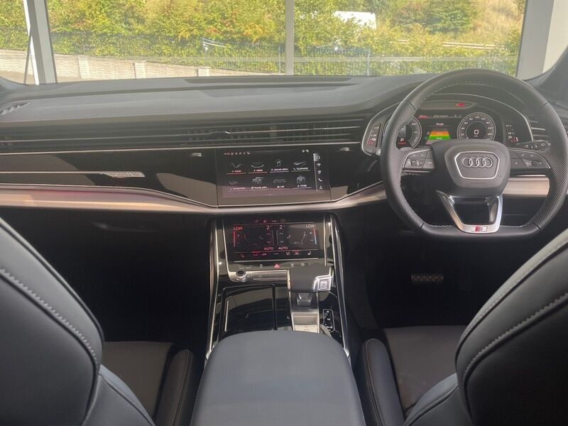 More views of Audi Q7