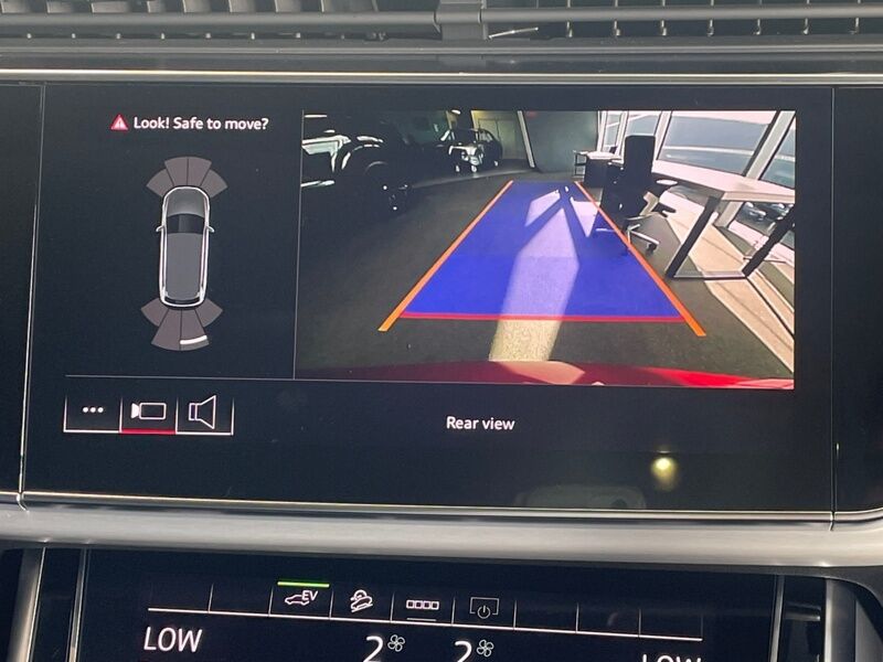 More views of Audi Q7