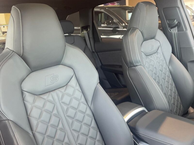 More views of Audi Q7