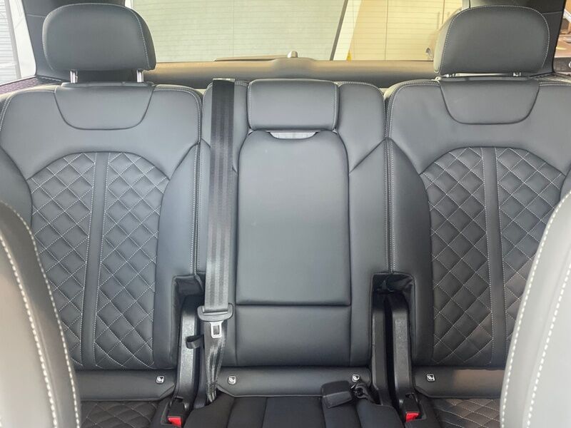 More views of Audi Q7