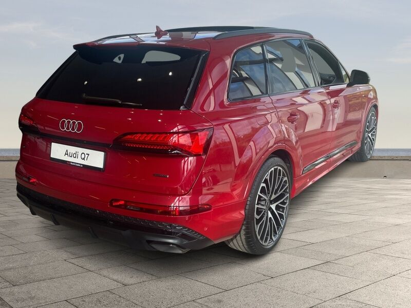 More views of Audi Q7
