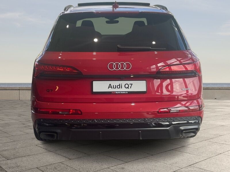 More views of Audi Q7