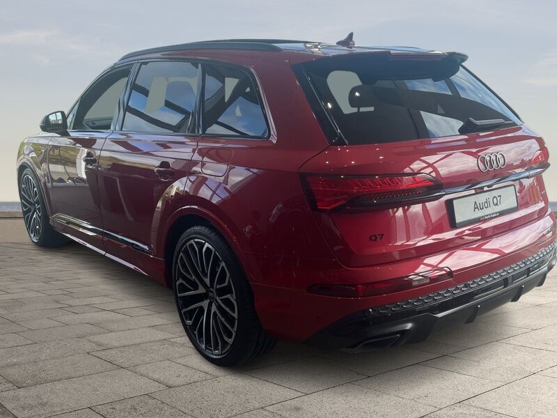 More views of Audi Q7