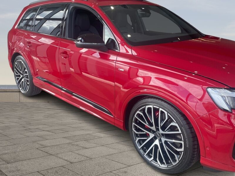 More views of Audi Q7