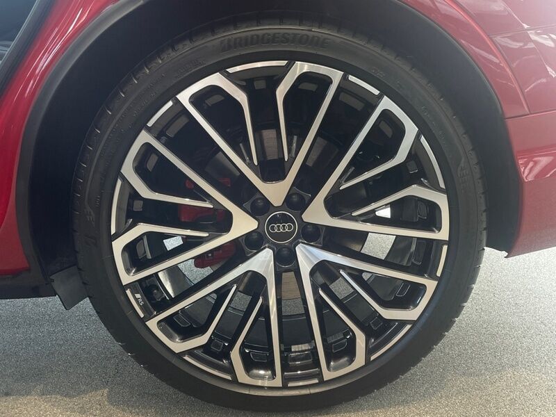 More views of Audi Q7
