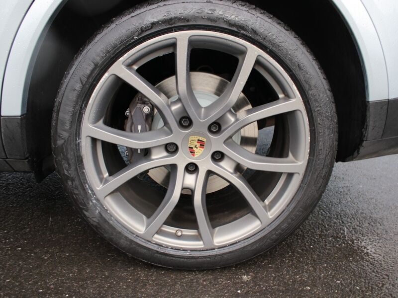 More views of Porsche Cayenne