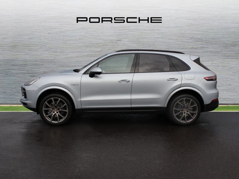 More views of Porsche Cayenne