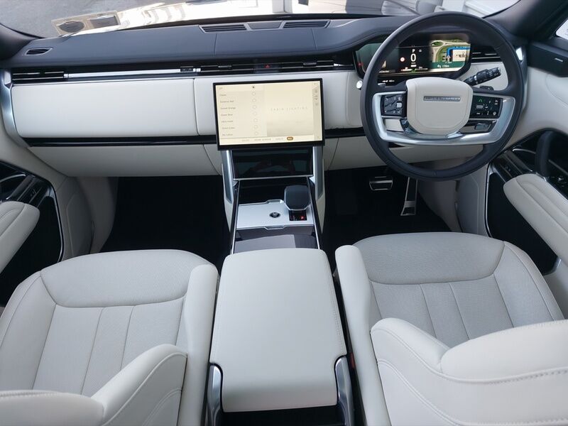 More views of Land Rover Range Rover