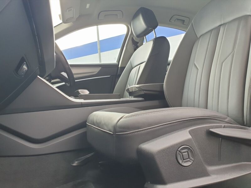 More views of Audi A6