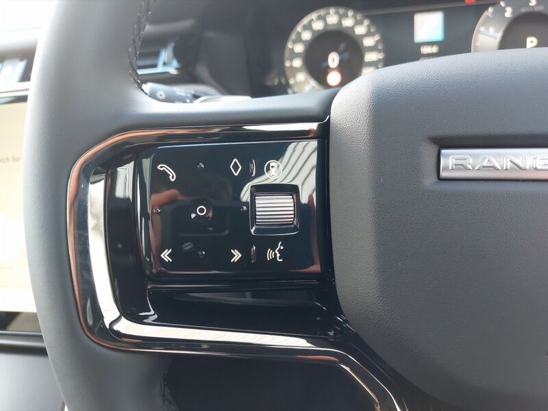 More views of Land Rover Range Rover Velar