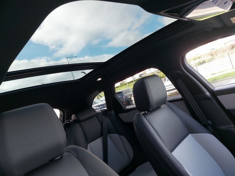 More views of Land Rover Range Rover Velar