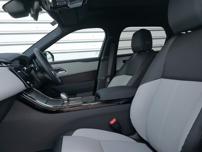 More views of Land Rover Range Rover Velar