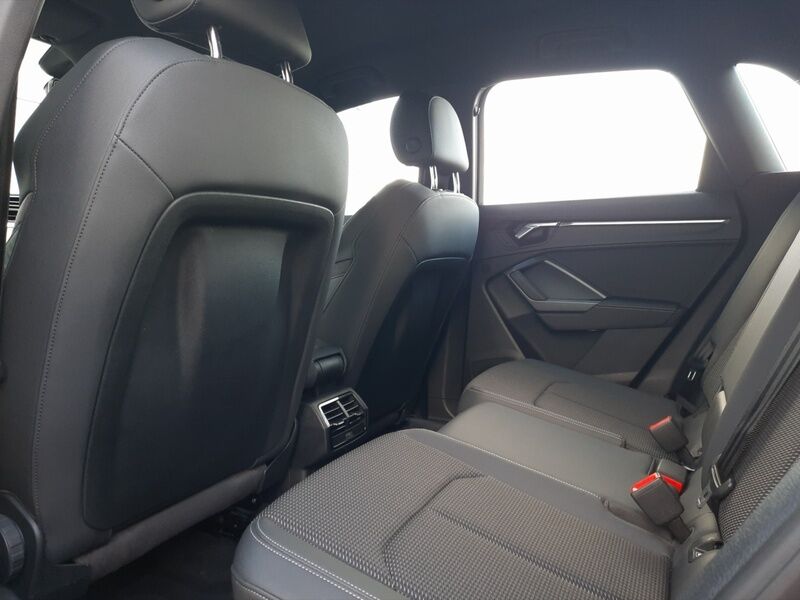 More views of Audi Q3
