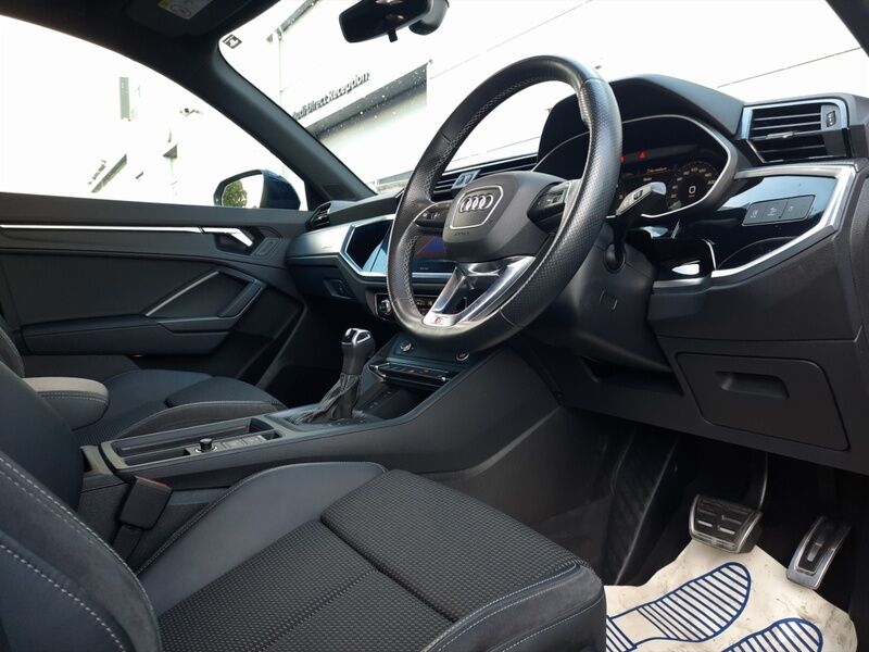 More views of Audi Q3