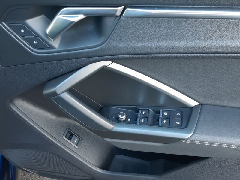 More views of Audi Q3
