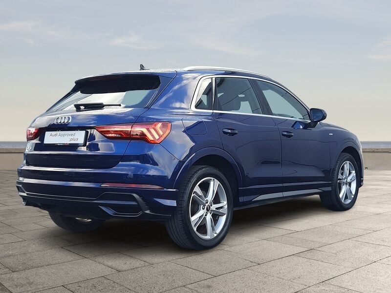 More views of Audi Q3