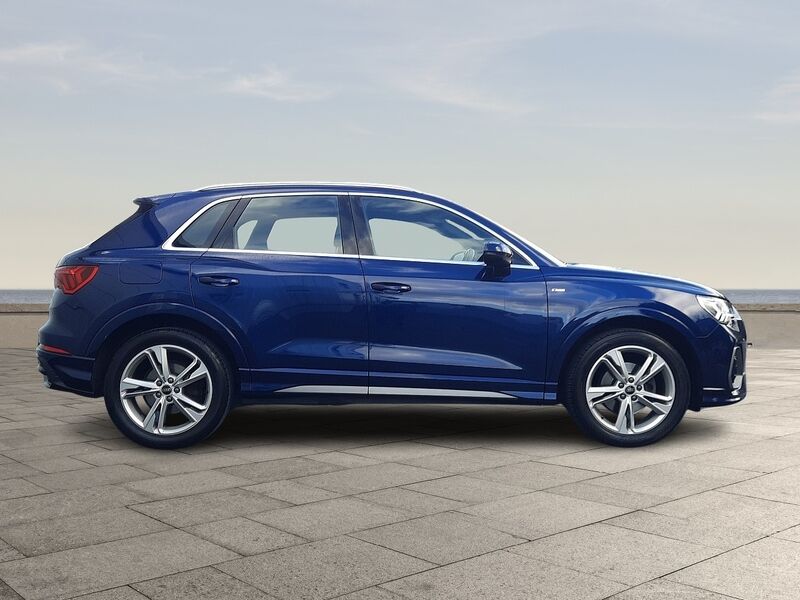 More views of Audi Q3