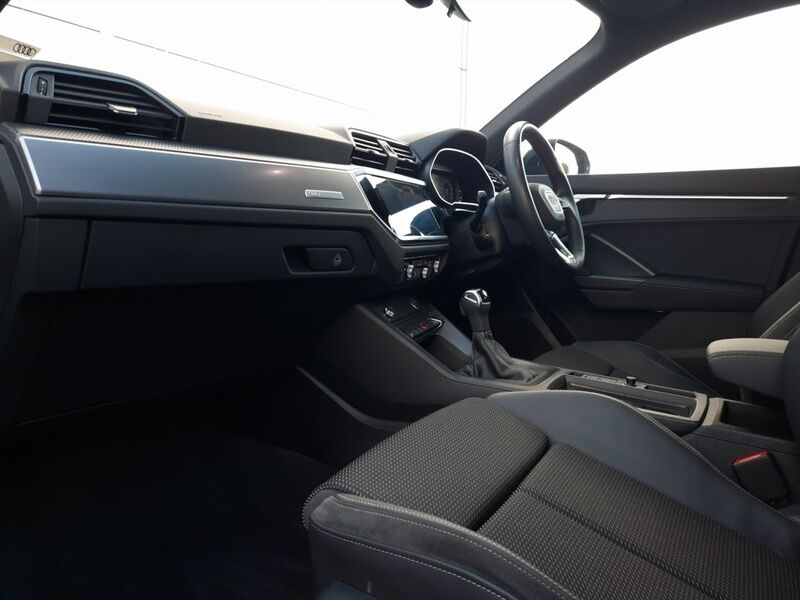 More views of Audi Q3