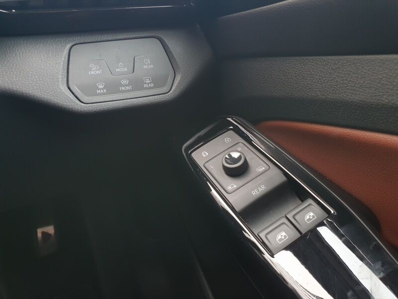 More views of Volkswagen ID.4