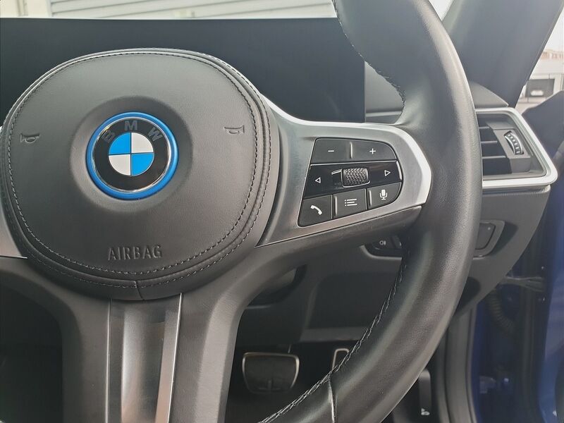 More views of BMW i4