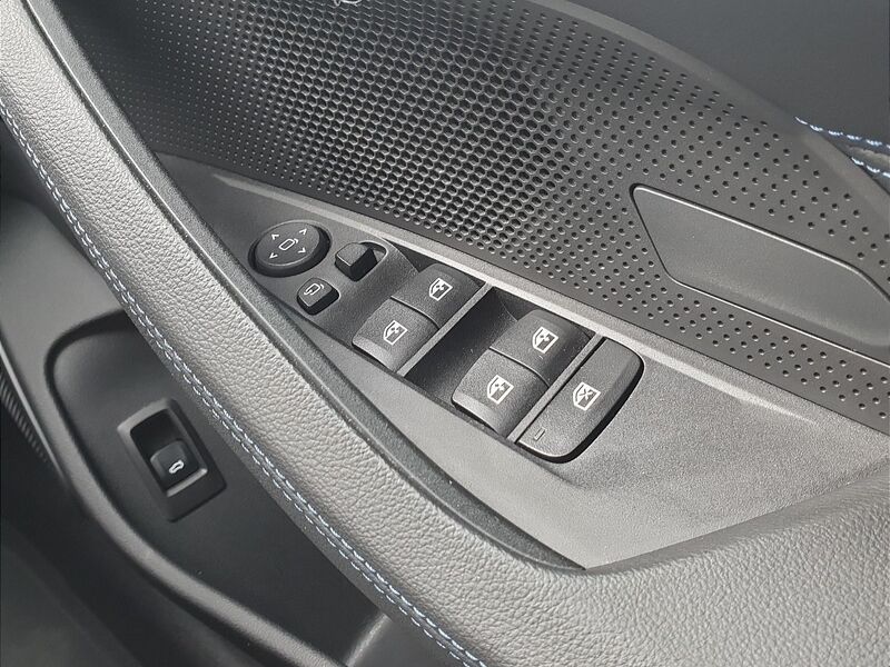 More views of BMW i4