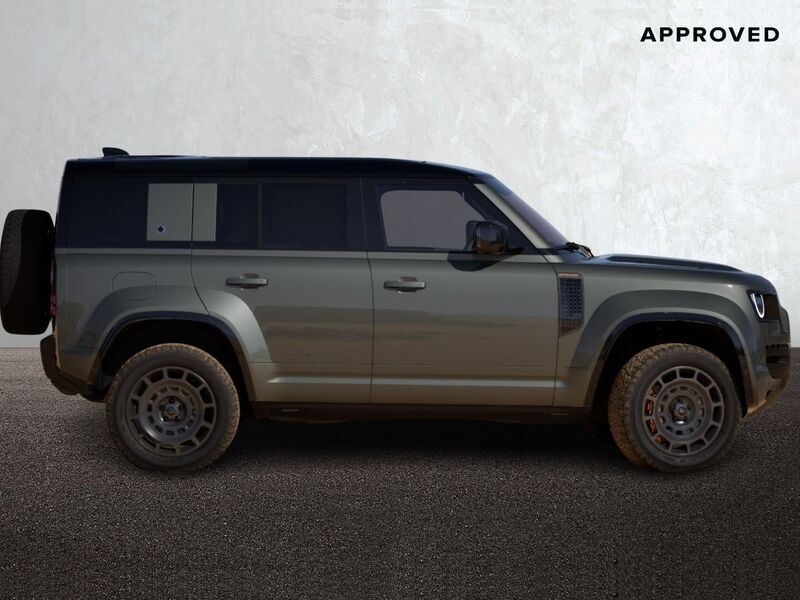 More views of Land Rover Defender