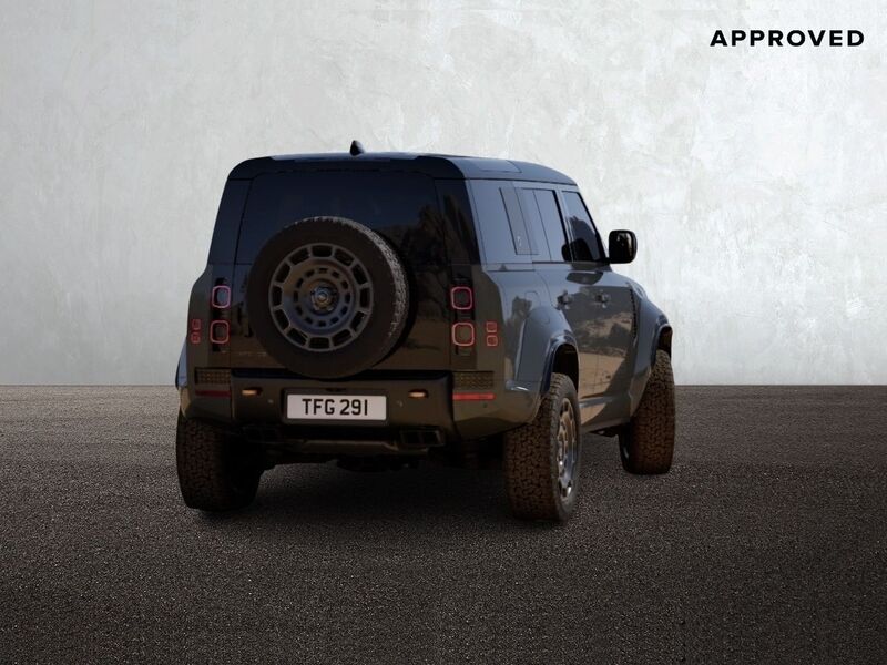 More views of Land Rover Defender