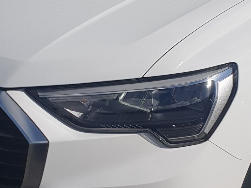 More views of Audi Q3