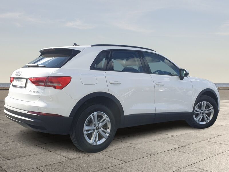 More views of Audi Q3