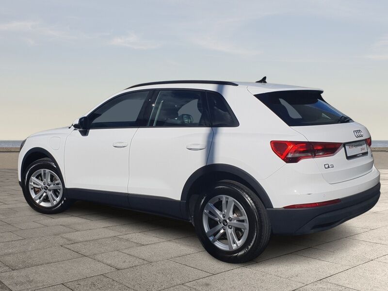 More views of Audi Q3
