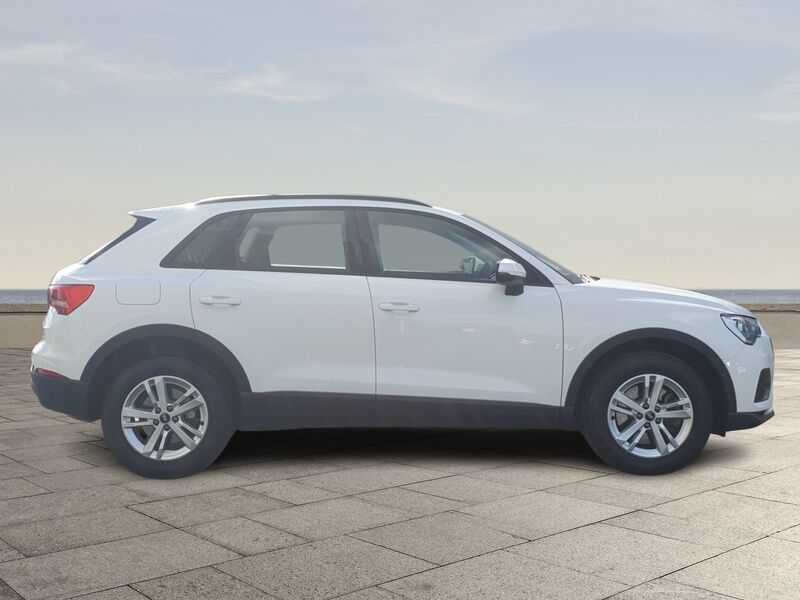 More views of Audi Q3