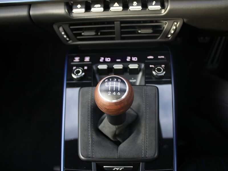 More views of Porsche 911