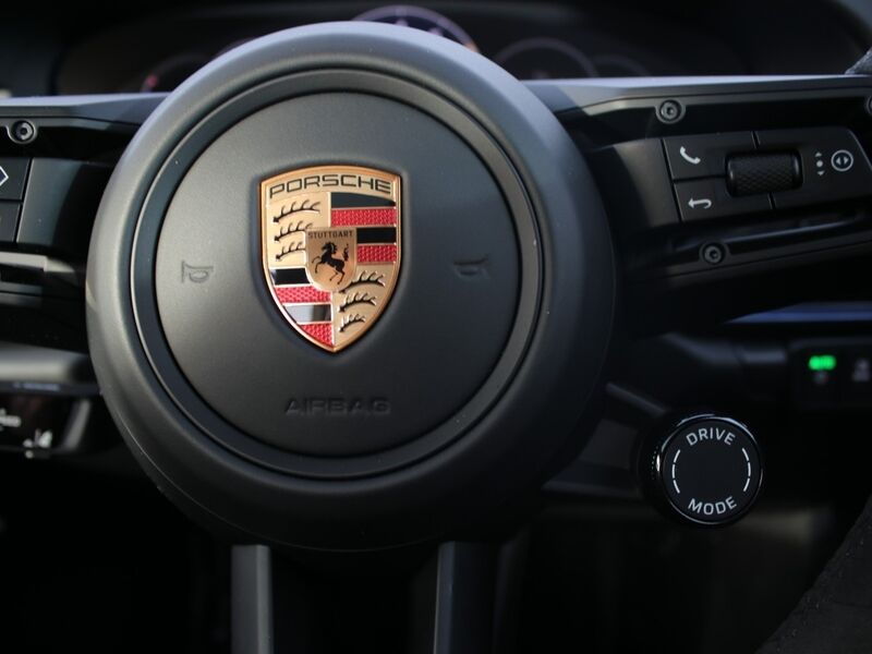 More views of Porsche 911
