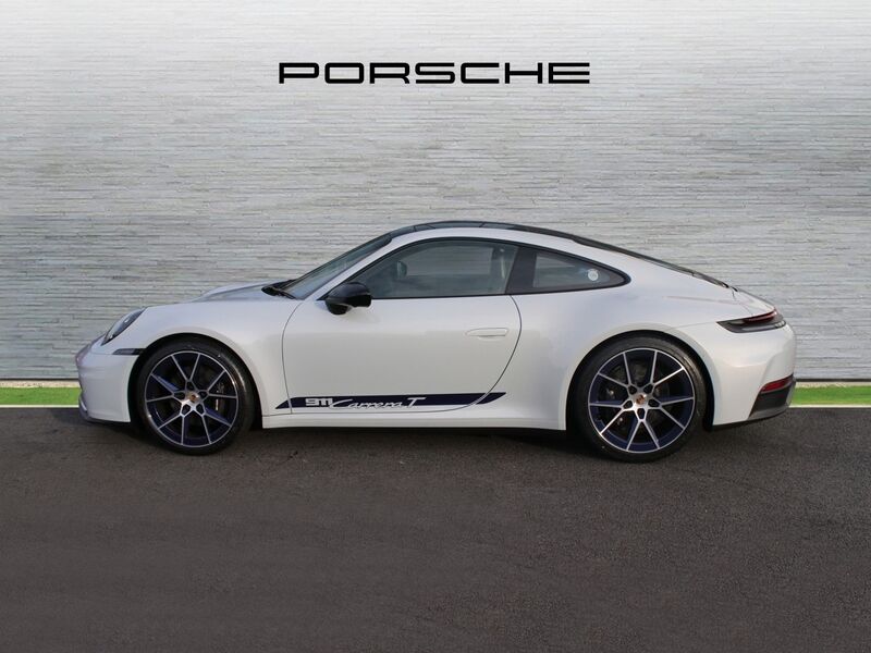 More views of Porsche 911