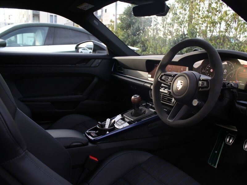 More views of Porsche 911