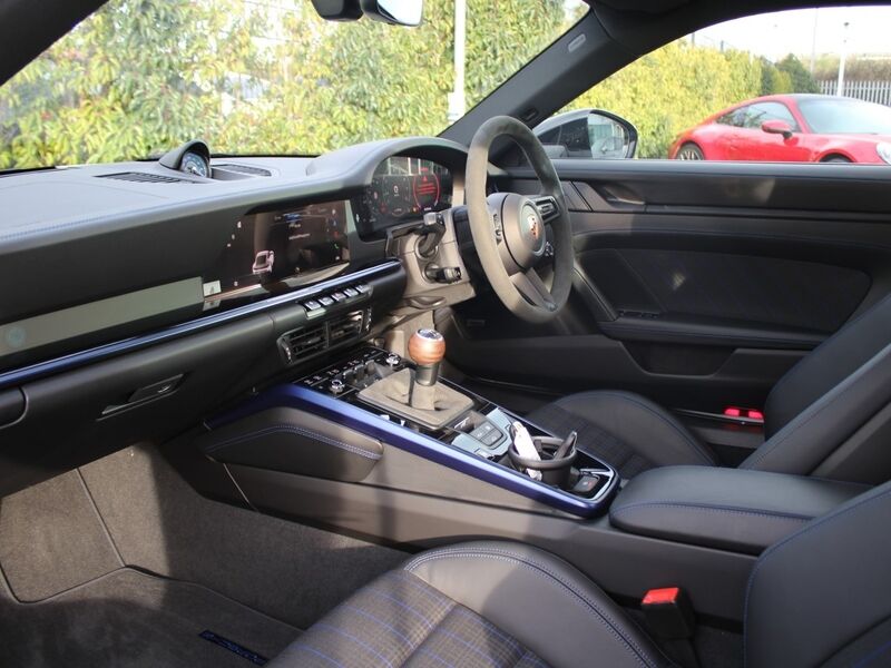 More views of Porsche 911