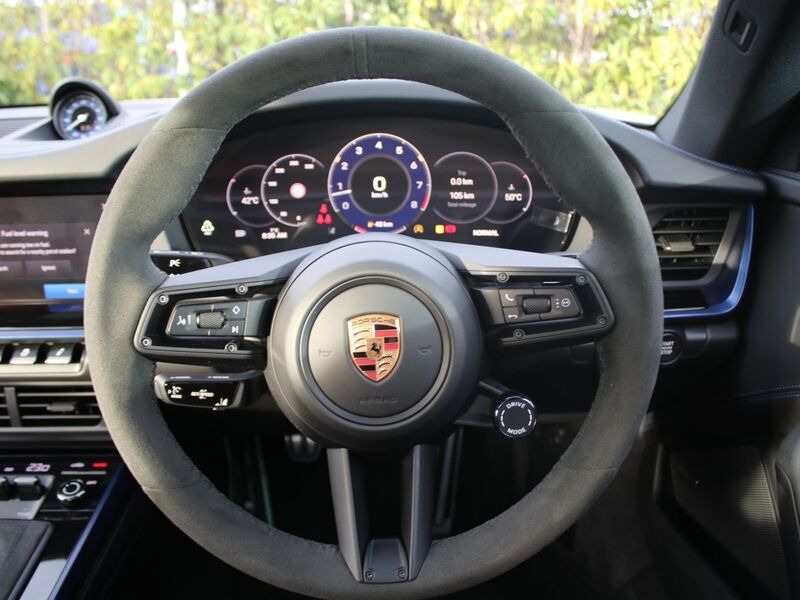 More views of Porsche 911