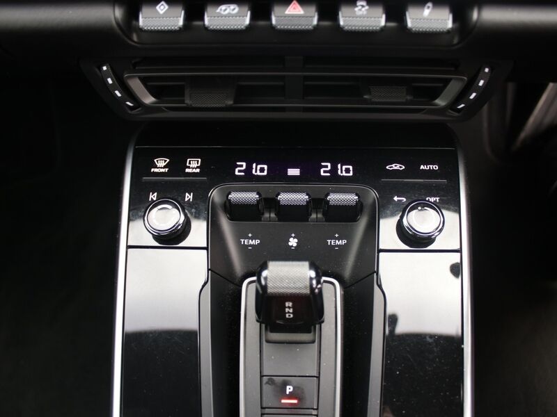 More views of Porsche 911