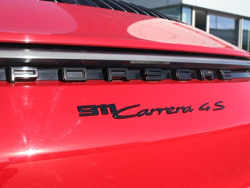 More views of Porsche 911