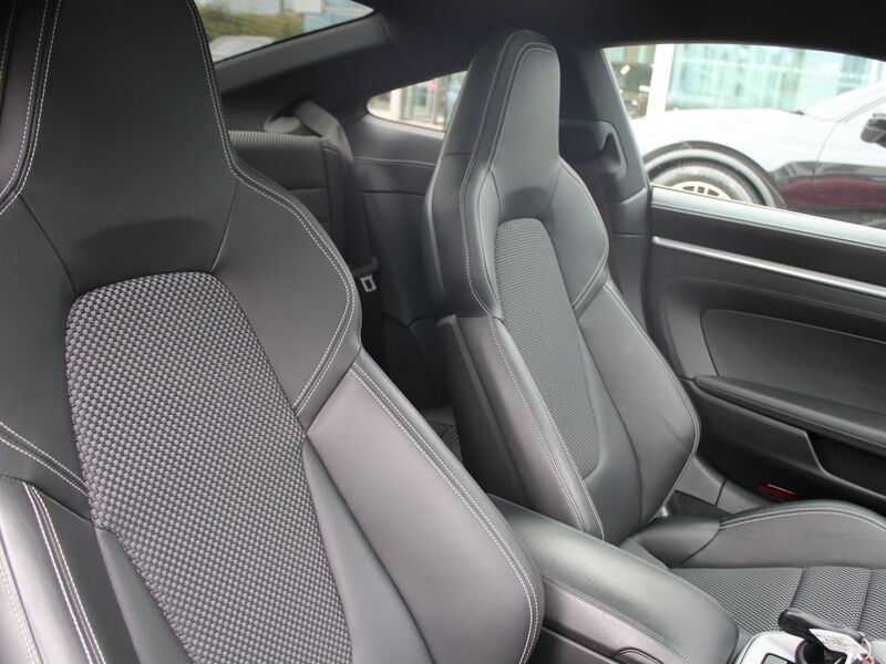 More views of Porsche 911