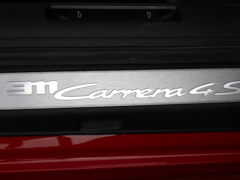 More views of Porsche 911