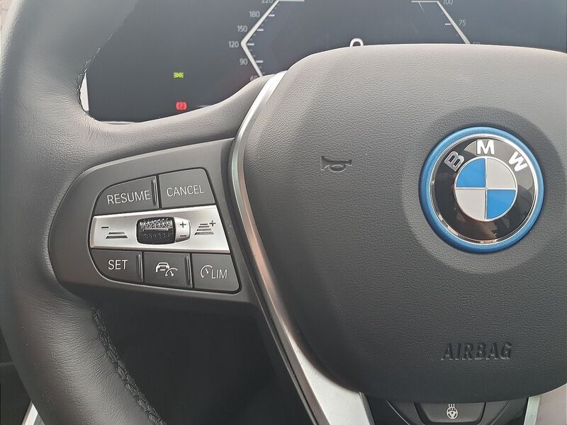 More views of BMW i4