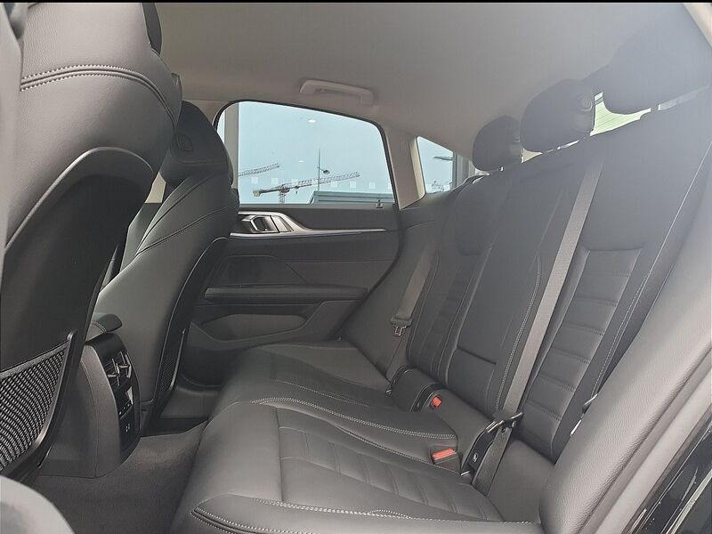More views of BMW i4
