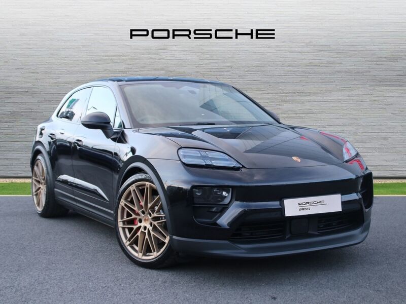 More views of Porsche Macan