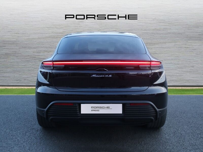 More views of Porsche Macan