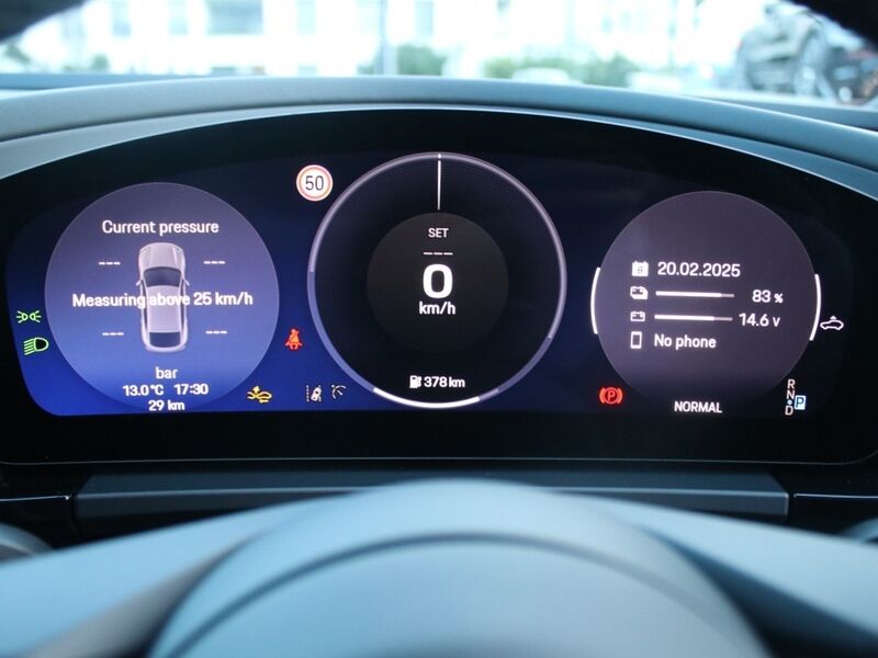 More views of Porsche Macan