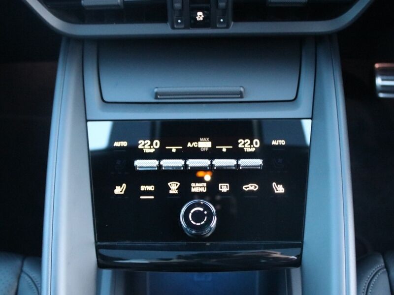 More views of Porsche Macan